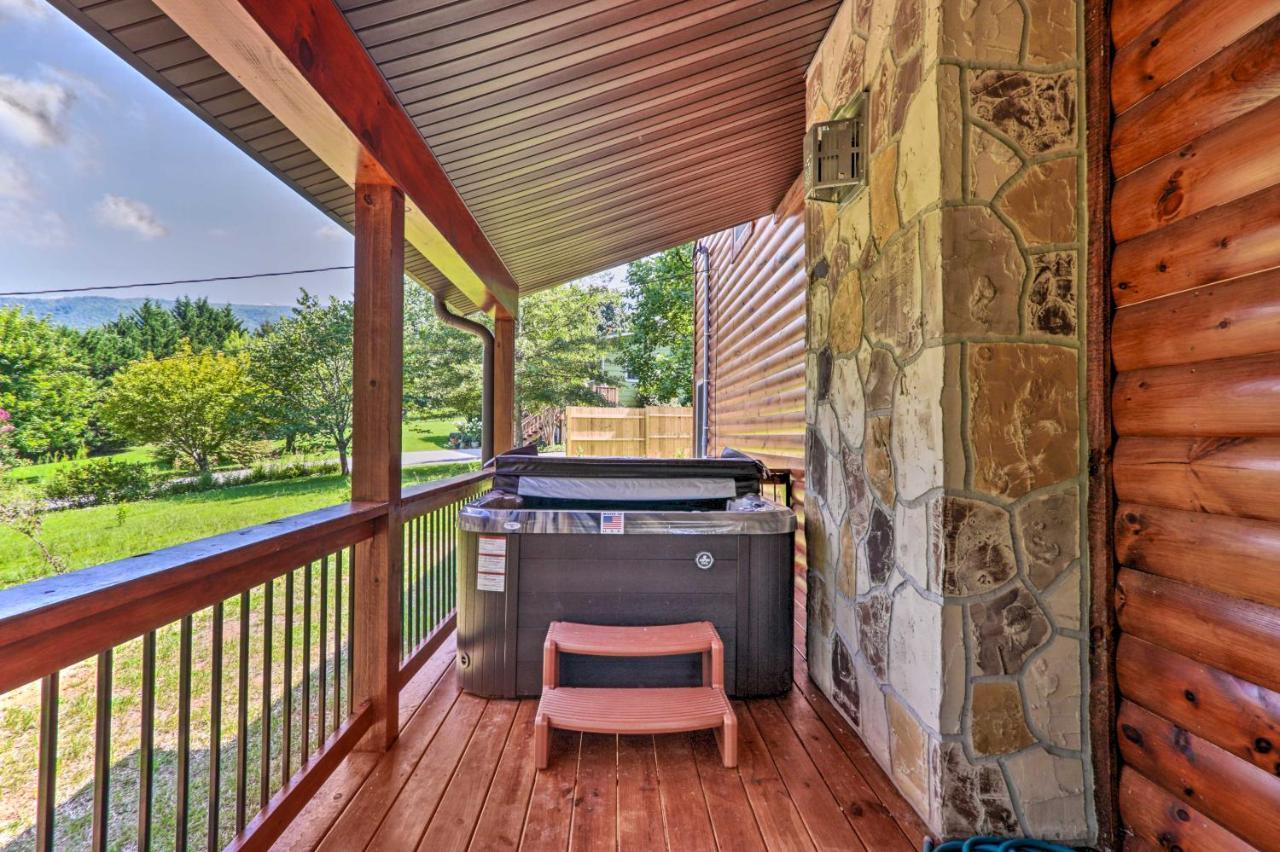 Sevierville Cabin Deck With Foosball And Hot Tub! מראה חיצוני תמונה