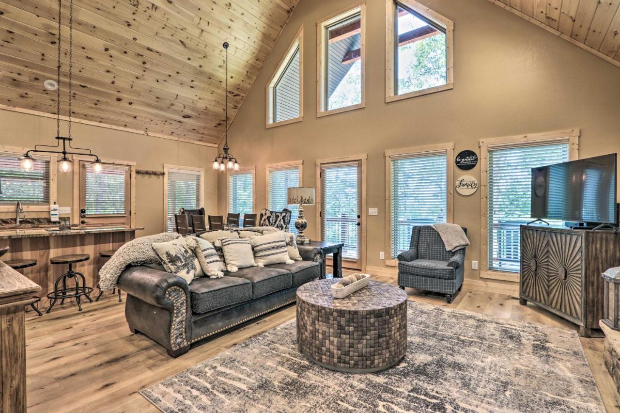 Sevierville Cabin Deck With Foosball And Hot Tub! מראה חיצוני תמונה