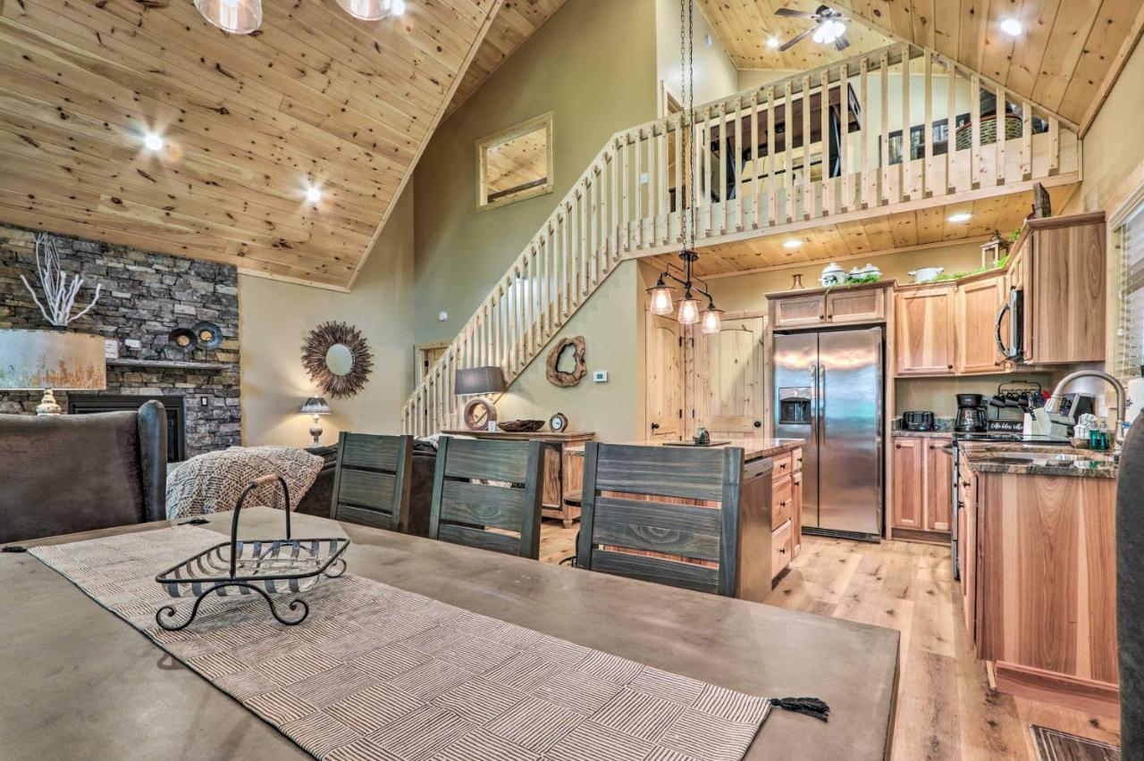 Sevierville Cabin Deck With Foosball And Hot Tub! מראה חיצוני תמונה