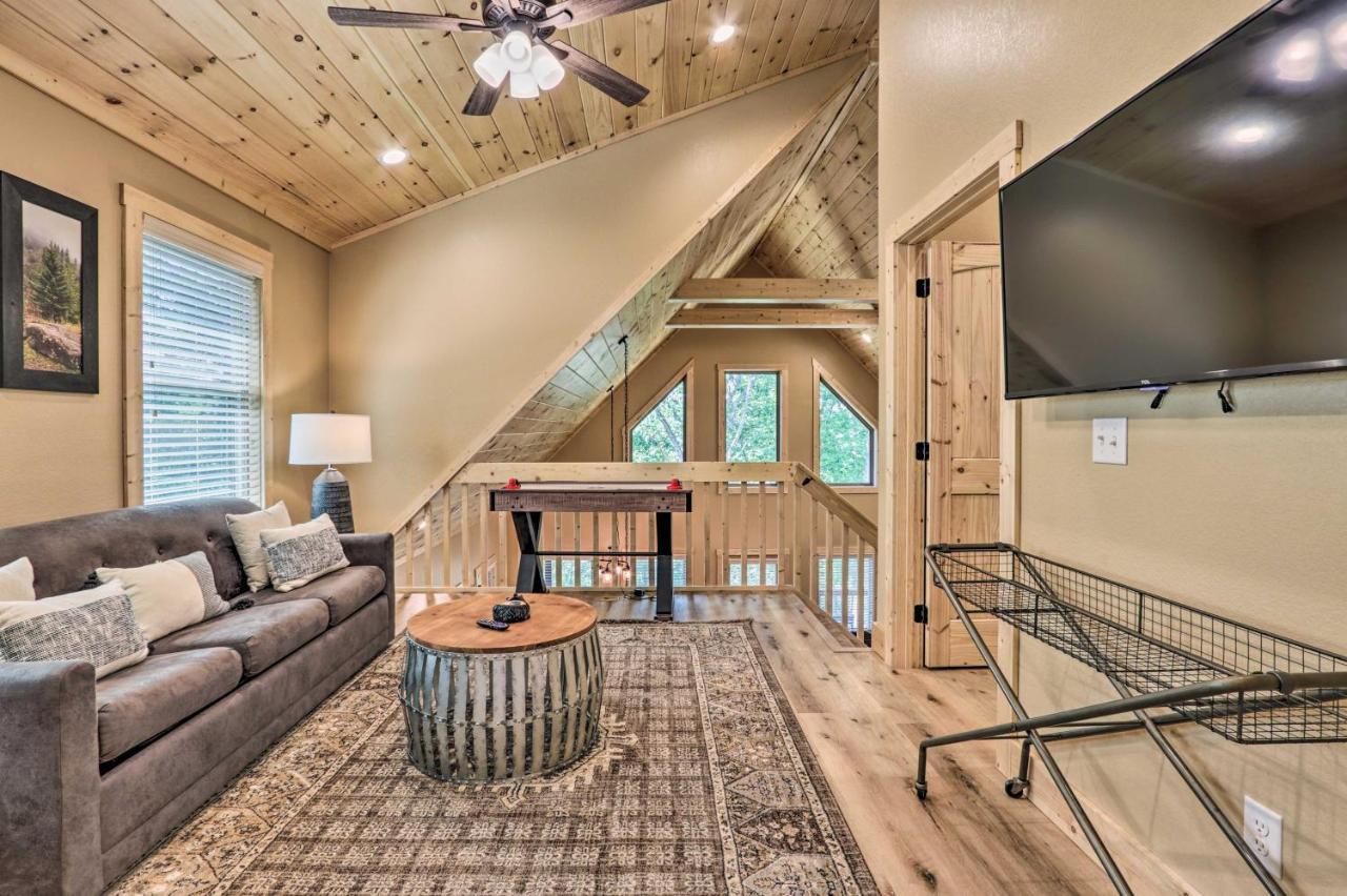 Sevierville Cabin Deck With Foosball And Hot Tub! מראה חיצוני תמונה