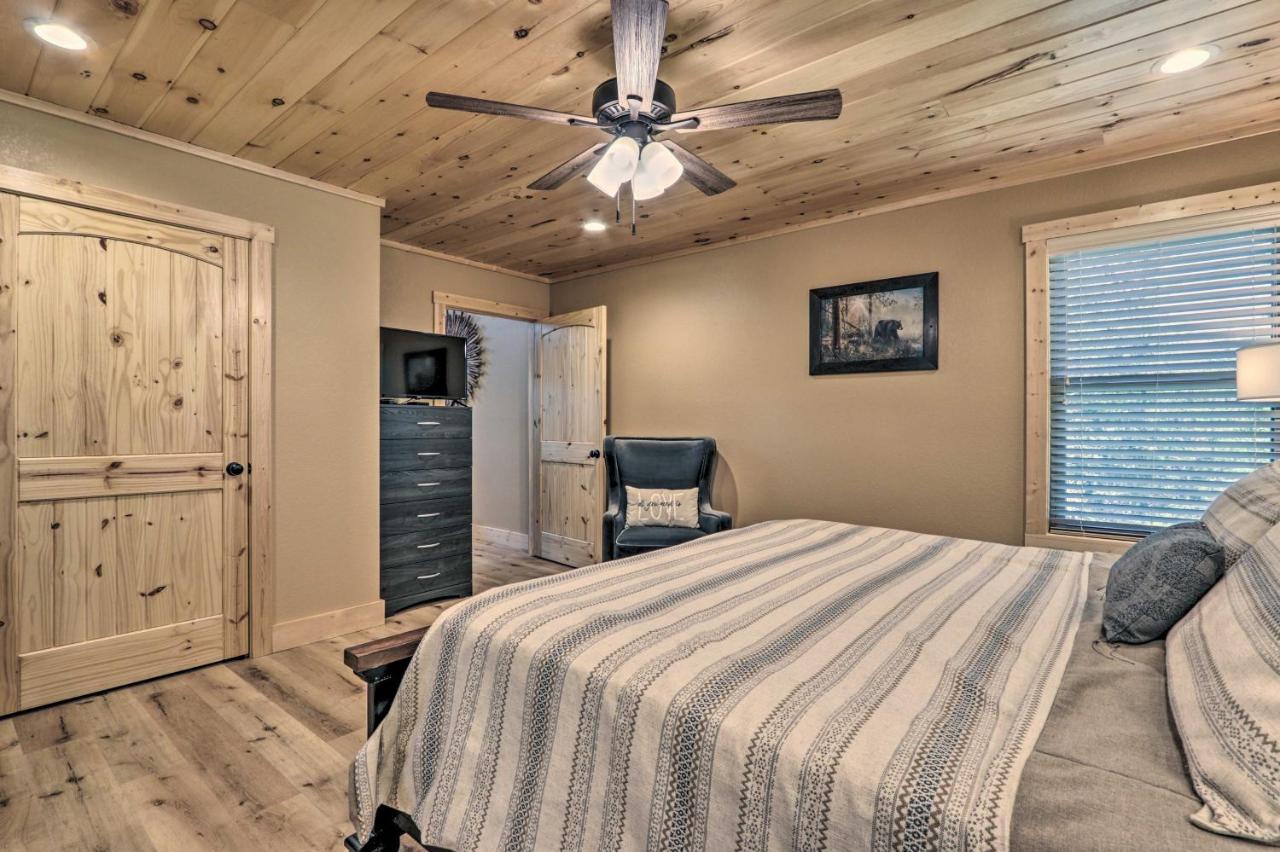 Sevierville Cabin Deck With Foosball And Hot Tub! מראה חיצוני תמונה