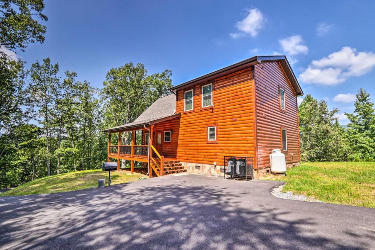 Sevierville Cabin Deck With Foosball And Hot Tub! מראה חיצוני תמונה